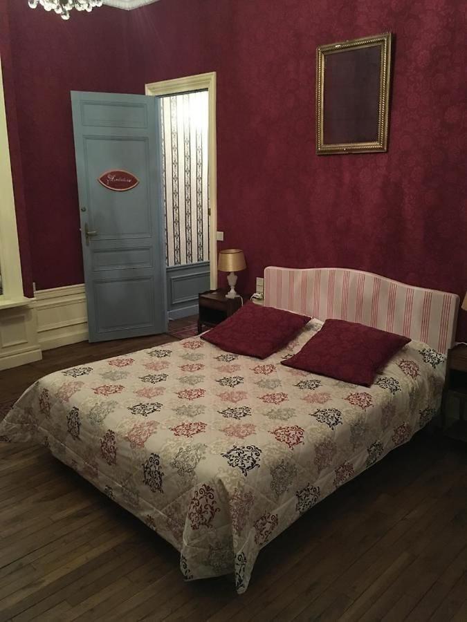 Manoir De La Graviere Panzió Mouzon  Kültér fotó